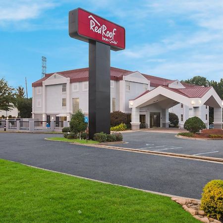 Red Roof Inn & Suites Ньюнен Экстерьер фото