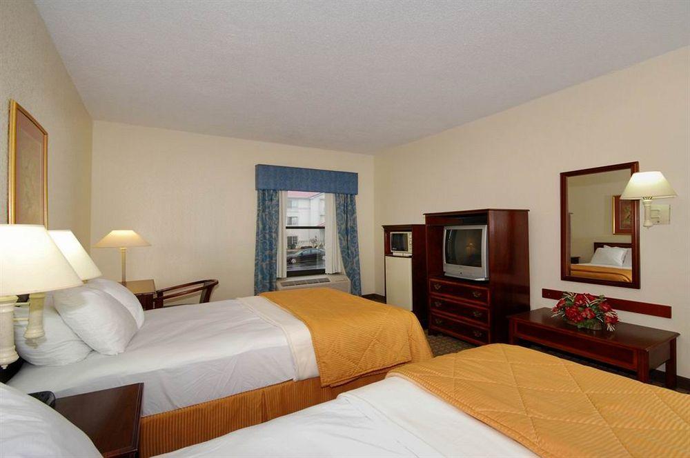 Red Roof Inn & Suites Ньюнен Номер фото
